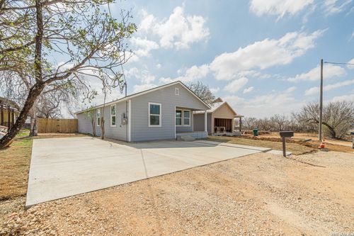 508 Hickory St, Jourdanton, TX, 78026-3926 | Card Image