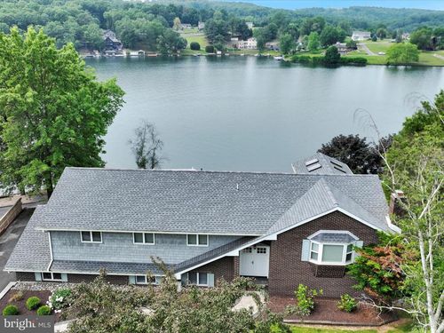 2054 Buckskin Cv, AUBURN, PA, 17922-9353 | Card Image