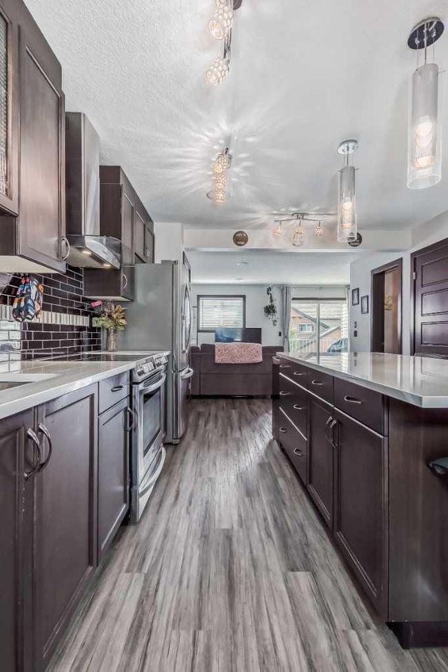 275 Pantego Lane Nw, Home with 3 bedrooms, 2 bathrooms and 2 parking in Calgary AB | Image 6