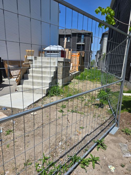 774 Eddystone Path, Oshawa, ON, L1H0A7 | Card Image