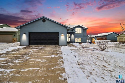 7304 W Jacob Cir Circle, Sioux Falls, SD, 57106 | Card Image
