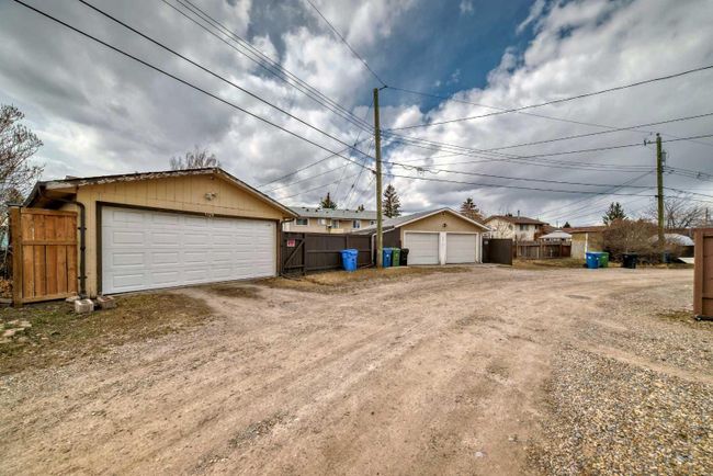 1328 Pennsburg Road Se, Home with 3 bedrooms, 2 bathrooms and 4 parking in Calgary AB | Image 45