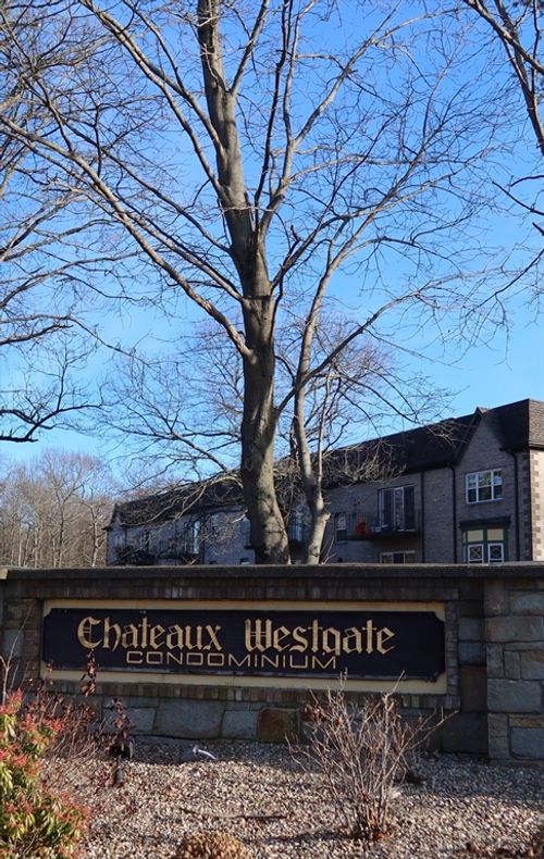 apt-12-502 Oak St, Brockton, MA, 02301-1360 | Card Image