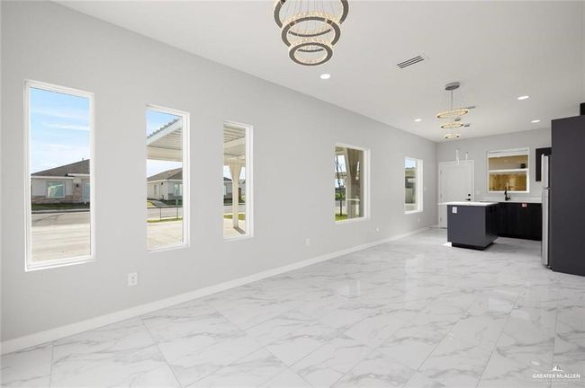 APT-2 - 1025 N Woodson Ave, Condo with 2 bedrooms, 2 bathrooms and 2 parking in Edinburg TX | Image 4