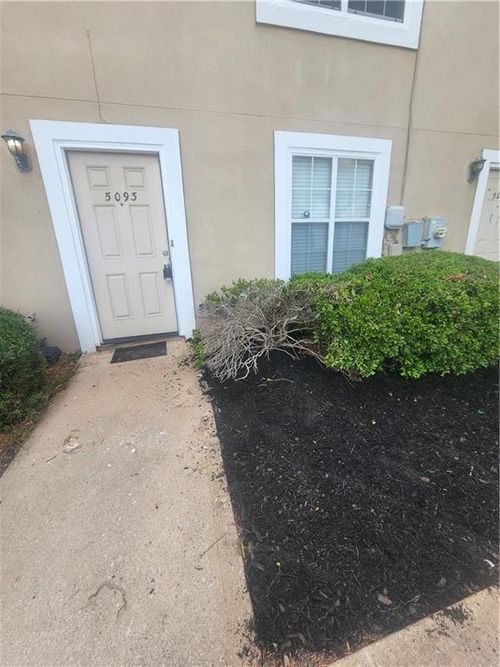 5093 Chupp Way Cir, Lithonia, GA, 30038-2078 | Card Image
