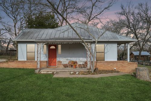 528 Old Mcdade Rd, Elgin, TX, 78621-3029 | Card Image