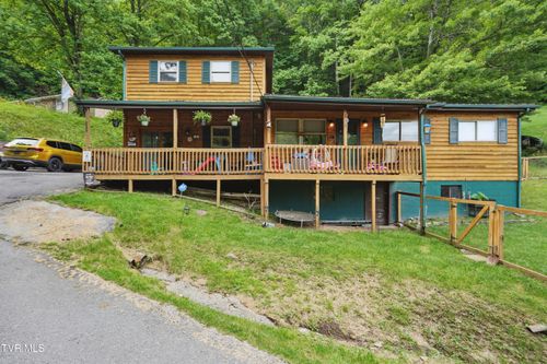226 7th St Ne, Norton, VA, 24273-1006 | Card Image