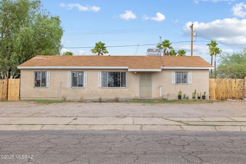 1211 S Rook Ave, Tucson, AZ, 85711-5209 | Card Image