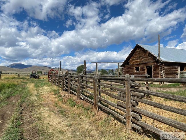 2651 Challis Creek Road, Home with 4 bedrooms, 2 bathrooms and 3 parking in Challis ID | Image 36