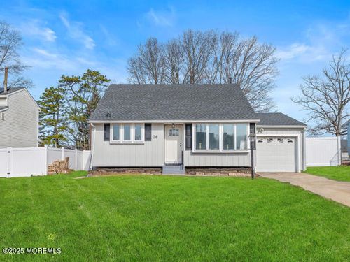 28 Kohomo Ave, Sicklerville, NJ, 08081-1514 | Card Image