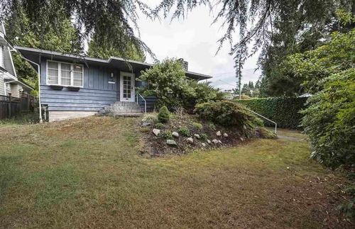 secondary-suite-2211 Jefferson Ave, West Vancouver, BC, V7V2A9 | Card Image