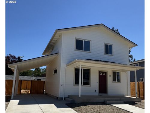 785 St Charles St, Eugene, OR, 97402-1793 | Card Image