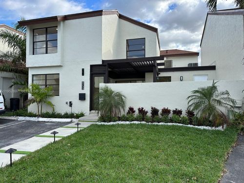9734-9734 Nw 5th Ter, Miami, FL, 33172-4013 | Card Image