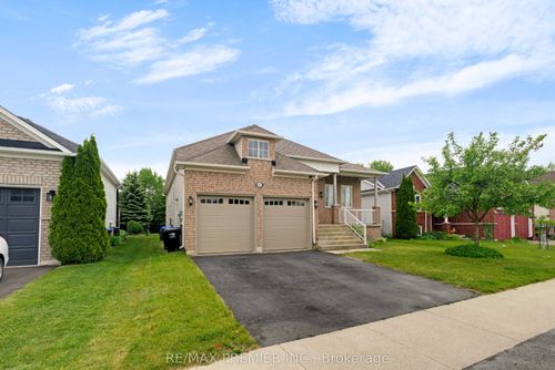 67 Meadowlark Blvd, Wasaga Beach, ON, L9Z3B3 | Card Image