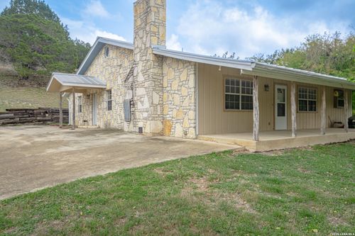 535 Camino Real Rd, Kerrville, TX, 78028-8758 | Card Image