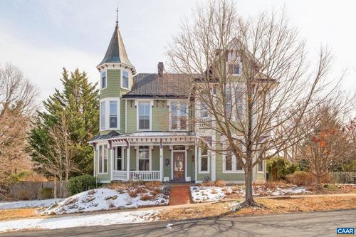 428 Maple Ave, WAYNESBORO, VA, 22980-4708 | Card Image