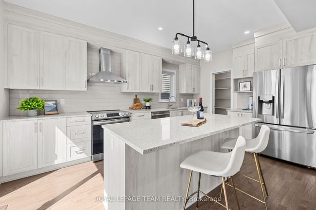 908 Echinacea Row, House other with 4 bedrooms, 4 bathrooms and 4 parking in Nepean ON | Image 9