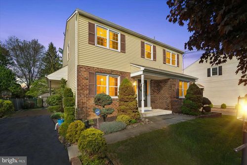 2992 Eastburn Ave, Broomall, PA, 19008-1002 | Card Image