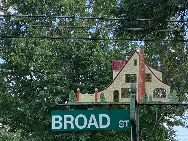 APT-2N - 226 Broad St, Condo with 2 bedrooms, 1 bathrooms and 2 parking in Wethersfield CT | Image 14