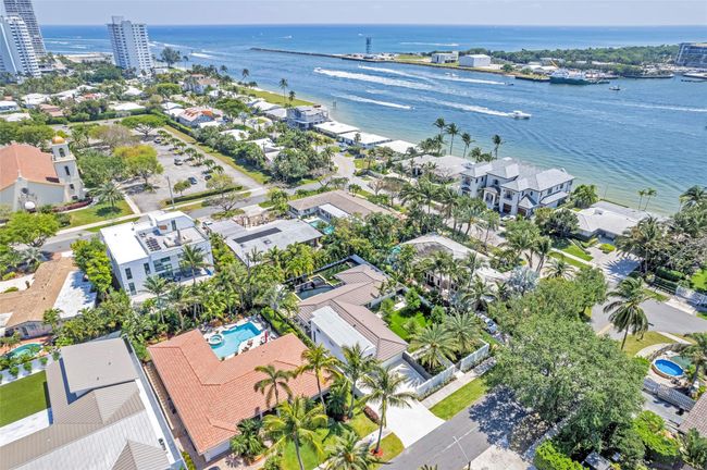 2008 Admirals Way, House other with 3 bedrooms, 3 bathrooms and null parking in Fort Lauderdale FL | Image 4