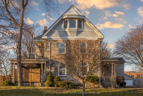 54 Bruce St, Cambridge, ON, N1R2E3 | Card Image