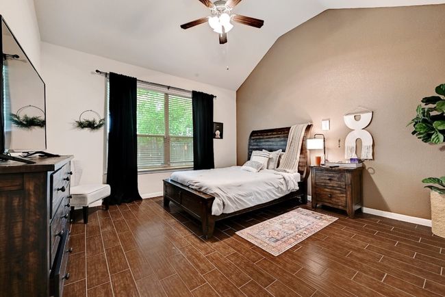 Large principal bedroom with plenty of space for extra furniture | Image 8
