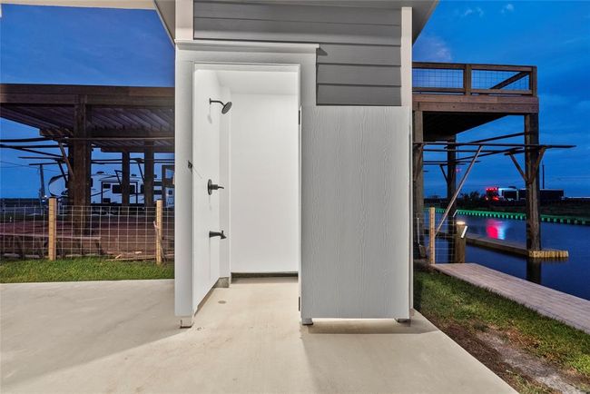 outdoor shower | Image 42