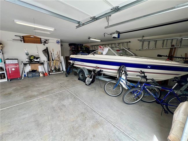 Garage | Image 35