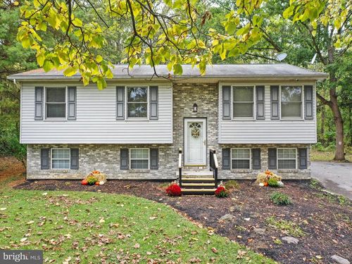 95 Traveller Rd, FALLING WATERS, WV, 25419-4765 | Card Image