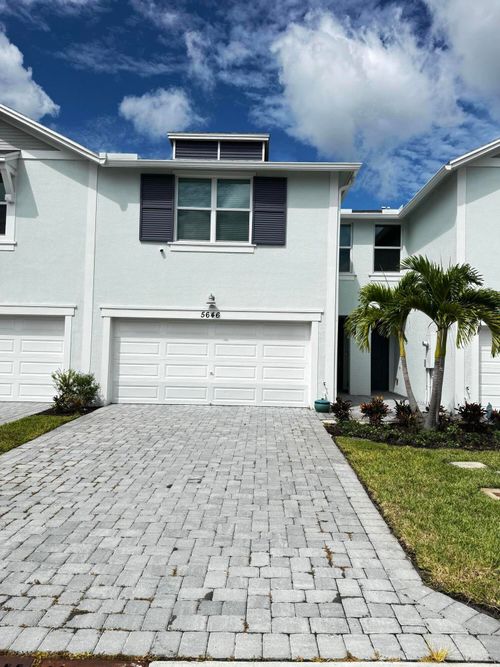 5646 Se Edgewater Cir, Stuart, FL, 34997-3500 | Card Image
