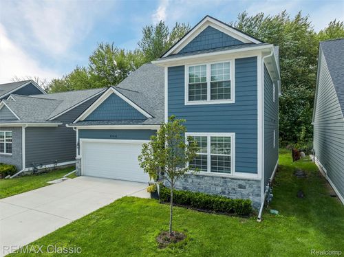47031 Brookview Dr, New Baltimore, MI, 48047-2832 | Card Image