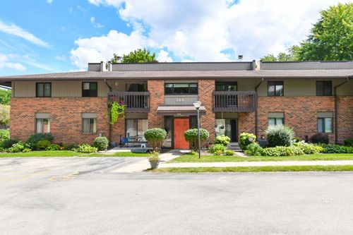 g-368 Park Hill Drive, Pewaukee, WI, 53072 | Card Image