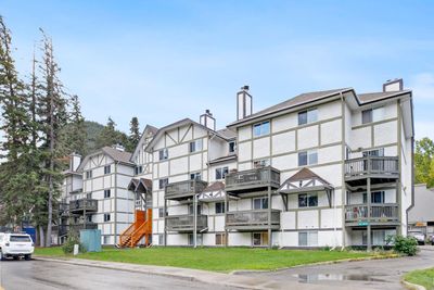 103 - 440 Cougar St, Condo with 2 bedrooms, 1 bathrooms and 1 parking in Banff AB | Image 2