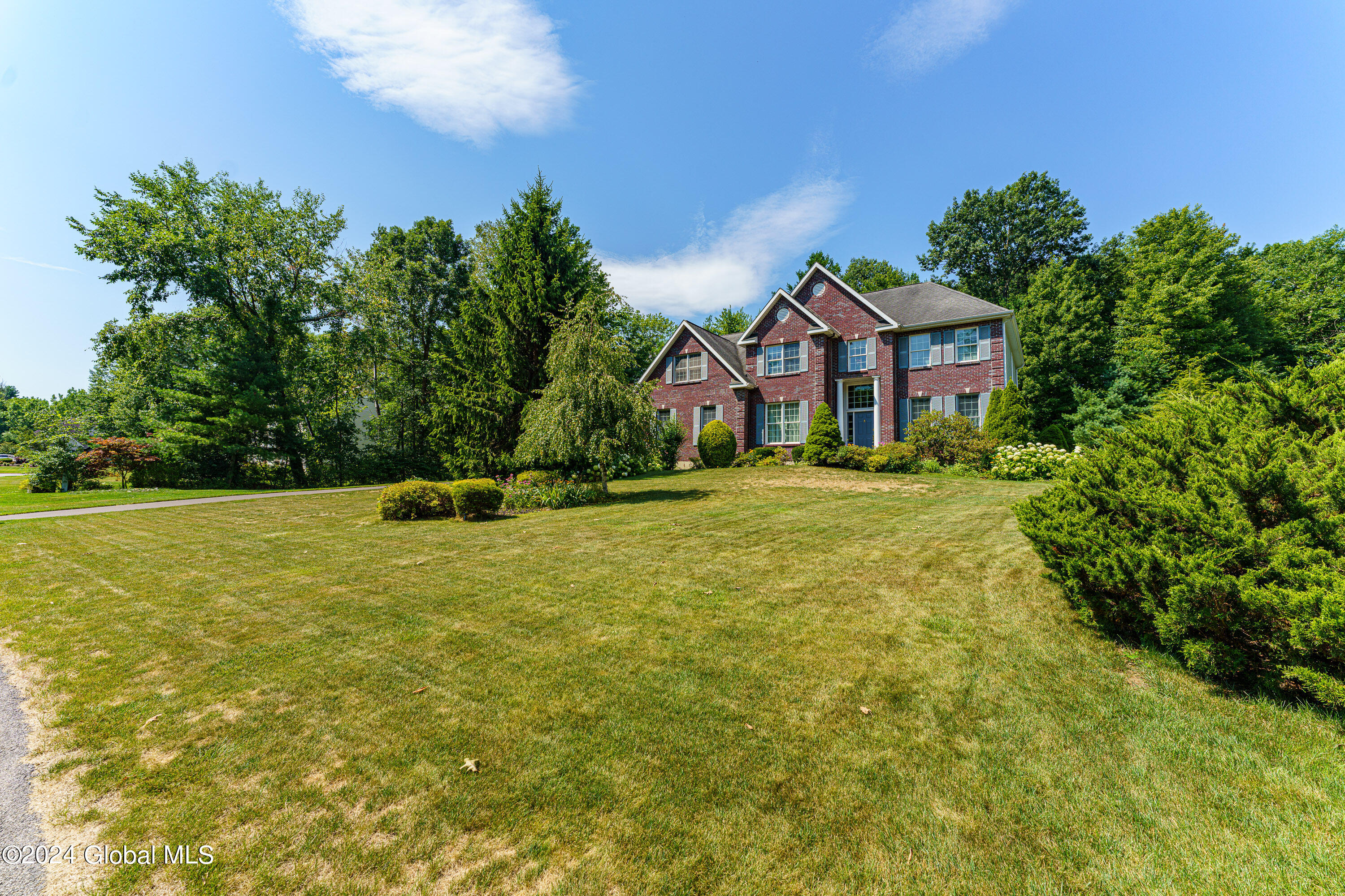 Caraway Ct, Halfmoon, NY 12065
