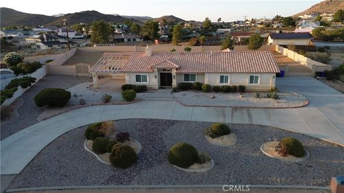 16392 Monache Rd, Apple Valley, CA, 92307-1437 | Card Image