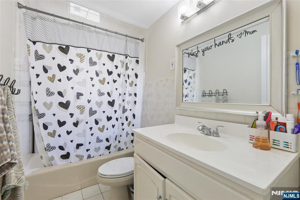 Residential Lease in Bergenfield