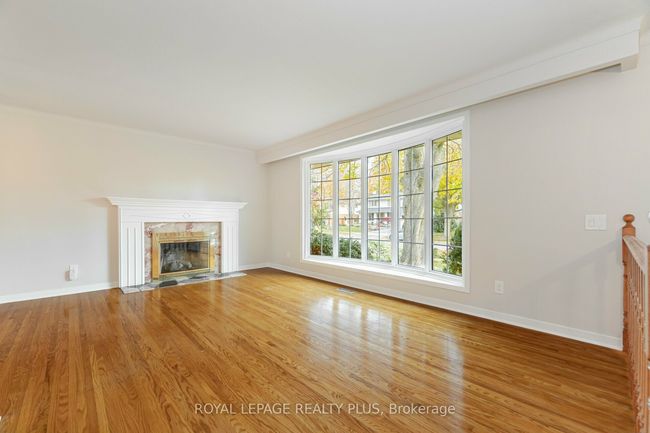 334 Oakwood Dr, House other with 3 bedrooms, 3 bathrooms and 2 parking in Burlington ON | Image 4