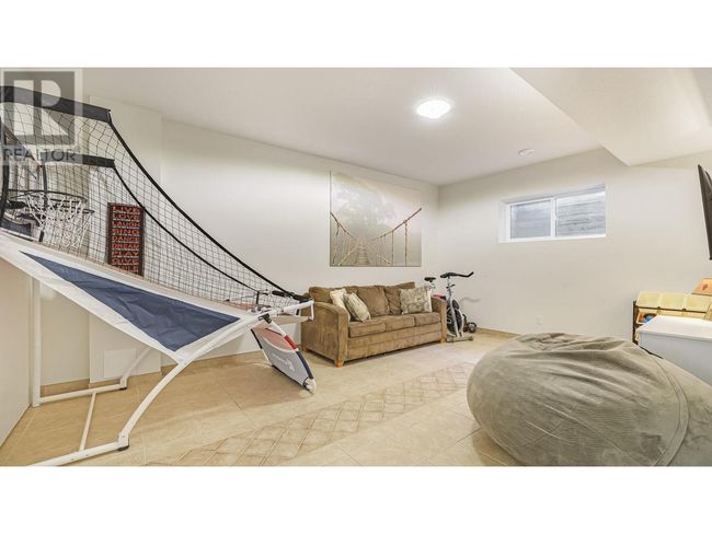 1910 Pineridge Dr, House other with 5 bedrooms, 3 bathrooms and 23 parking in Invermere BC | Image 44