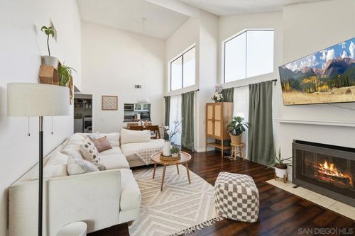 895 Connors Ct, Claremont, CA, 91711-6204 | Card Image