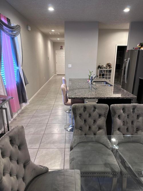 10683 Valedon Ln Sw, Albuquerque, NM, 87121-9049 | Card Image