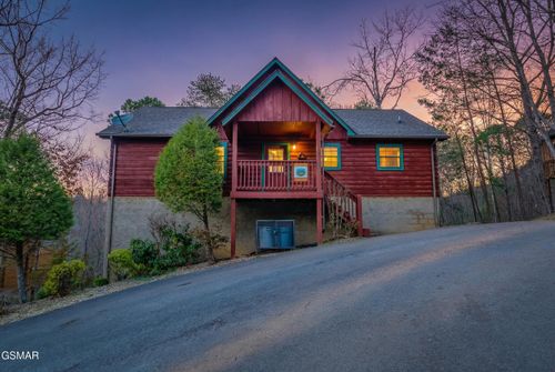 1643 Raccoon Den Way, Sevierville, TN, 37862-7194 | Card Image
