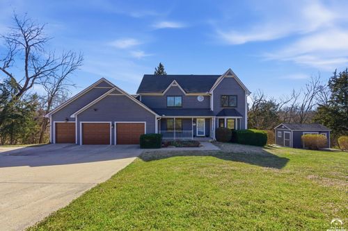 8960 Craig Dr, De Soto, KS, 66018-8184 | Card Image