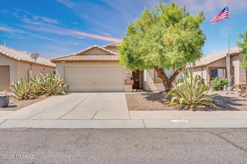 2851 W Medallion Dr, Tucson, AZ, 85741-1573 | Card Image