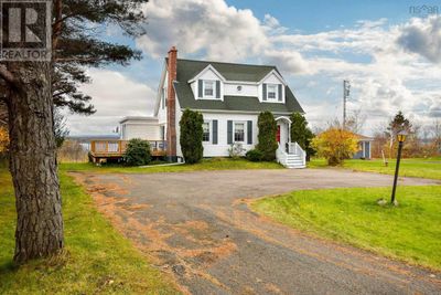 1883 New Waterford Highway, House other with 2 bedrooms, 2 bathrooms and null parking in South Bar NS | Image 2