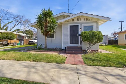 1014 3rd St, Los Banos, CA, 93635-4129 | Card Image