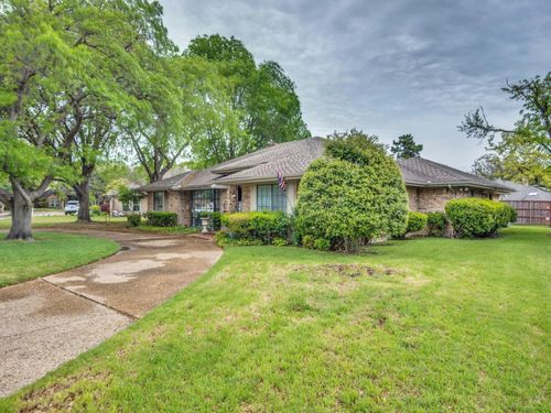 4009 Villa Grove Dr, Dallas, TX, 75287-6761 | Card Image
