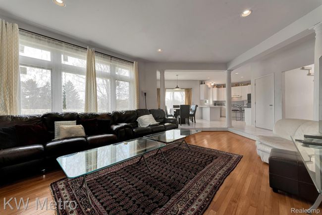 Family Room | Image 17