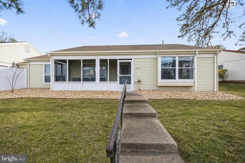 823 Liverpool Cir, MANCHESTER TOWNSHIP, NJ, 08759 | Card Image