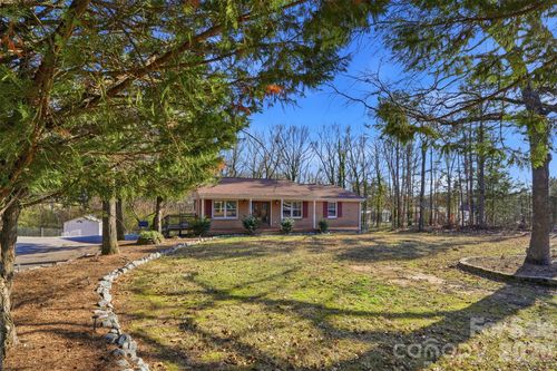 324 Pawley Dr, Charlotte, NC, 28214-9319 | Card Image