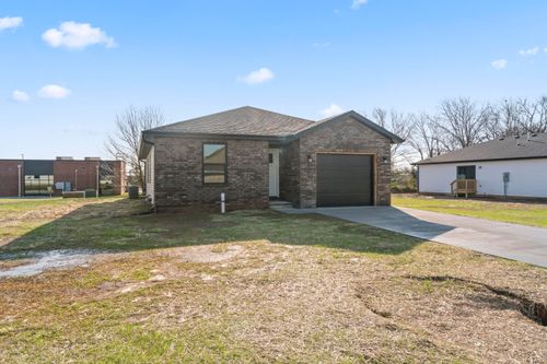 412 N Cherokee Trl, Clever, MO, 65631-6682 | Card Image